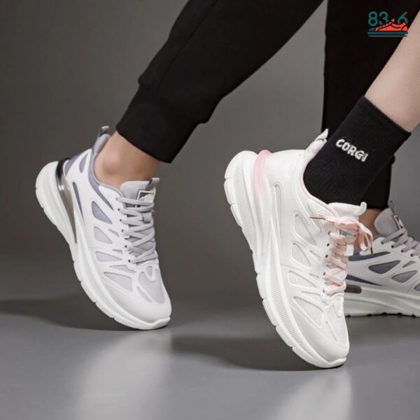 giày sneaker nữ mới năm nay